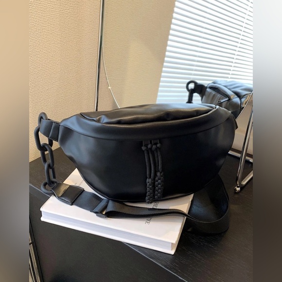 New Crossbody Bag, Fanny Pack - Picture 5 of 7